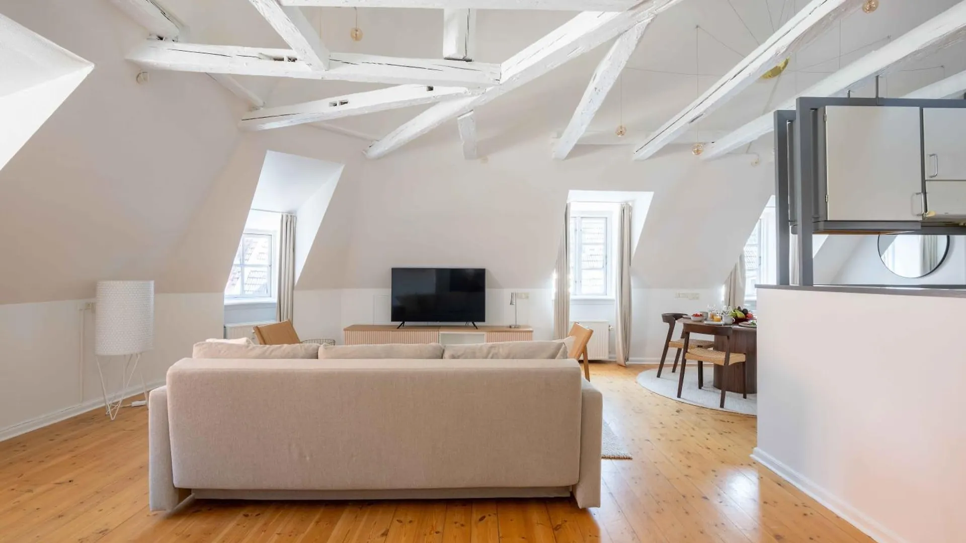 Unique Apartment W Exposed Beams Next To Tivoli Copenhague